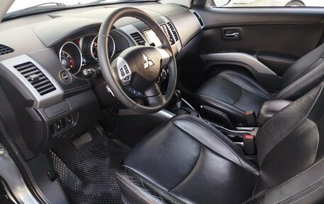 Mitsubishi Outlander III рестайлинг 3, 2011 год, 1 200 000 рублей, 11 фотография