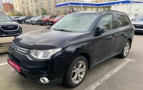 Mitsubishi Outlander III рестайлинг 3, 2012 год, 949 000 рублей, 1 фотография