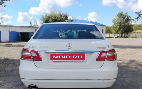 Mercedes-Benz E-Класс, 2012 год, 2 500 000 рублей, 3 фотография
