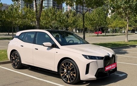BMW iX, 2022 год, 13 300 000 рублей, 9 фотография