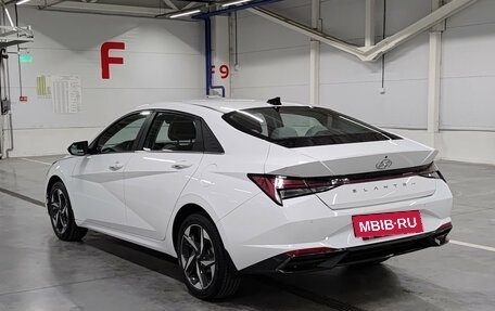 Hyundai Elantra, 2022 год, 2 350 000 рублей, 8 фотография