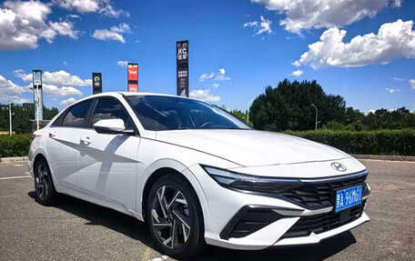 Hyundai Elantra, 2023 год, 1 205 000 рублей, 3 фотография