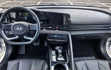Hyundai Elantra, 2023 год, 1 205 000 рублей, 7 фотография
