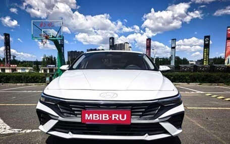Hyundai Elantra, 2023 год, 1 205 000 рублей, 2 фотография