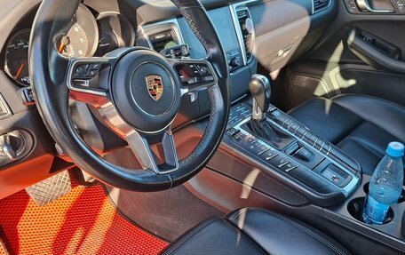 Porsche Macan I рестайлинг, 2017 год, 3 200 000 рублей, 5 фотография