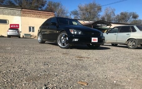 Toyota Altezza, 1999 год, 800 000 рублей, 2 фотография