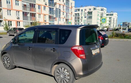 Toyota Ractis I, 2006 год, 550 000 рублей, 4 фотография