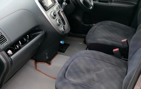 Toyota Ractis I, 2006 год, 550 000 рублей, 12 фотография