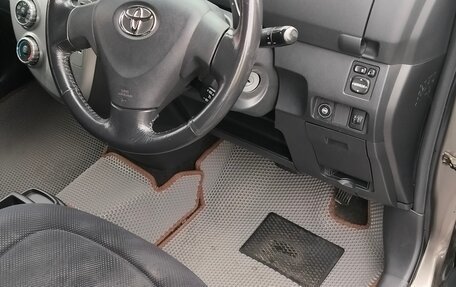 Toyota Ractis I, 2006 год, 550 000 рублей, 20 фотография