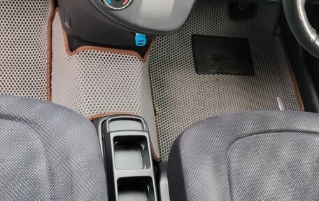 Toyota Ractis I, 2006 год, 550 000 рублей, 24 фотография