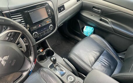 Mitsubishi Outlander III рестайлинг 3, 2012 год, 949 000 рублей, 6 фотография
