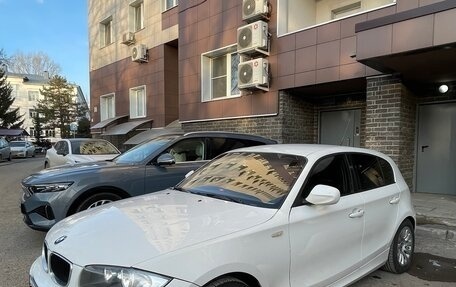 BMW 1 серия, 2011 год, 900 000 рублей, 1 фотография