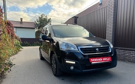 Peugeot Partner II рестайлинг 2, 2017 год, 900 000 рублей, 2 фотография
