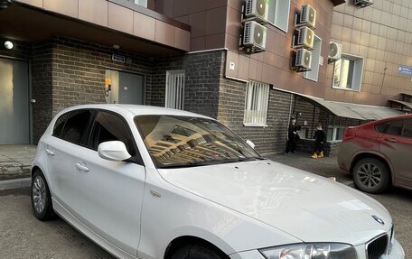 BMW 1 серия, 2011 год, 900 000 рублей, 2 фотография