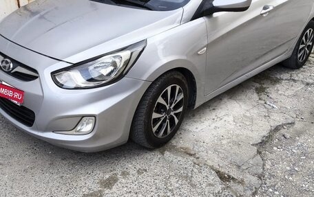 Hyundai Solaris II рестайлинг, 2012 год, 600 000 рублей, 3 фотография