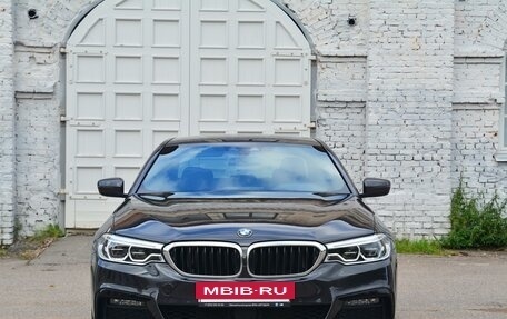 BMW 5 серия, 2019 год, 3 680 000 рублей, 2 фотография