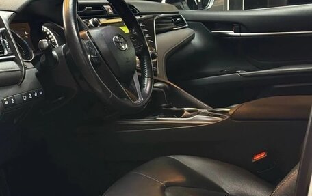 Toyota Camry, 2019 год, 2 500 000 рублей, 6 фотография