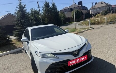Toyota Camry, 2019 год, 2 500 000 рублей, 4 фотография