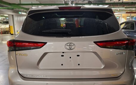 Toyota Highlander, 2026 год, 5 590 000 рублей, 21 фотография