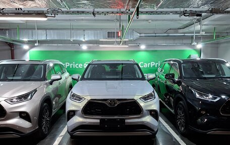 Toyota Highlander, 2026 год, 5 590 000 рублей, 32 фотография