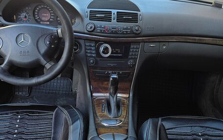 Mercedes-Benz E-Класс, 2003 год, 600 000 рублей, 17 фотография
