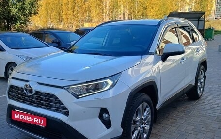 Toyota RAV4, 2021 год, 3 500 000 рублей, 2 фотография