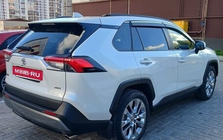 Toyota RAV4, 2021 год, 3 500 000 рублей, 5 фотография