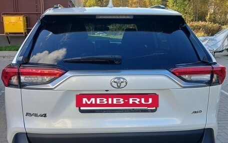 Toyota RAV4, 2021 год, 3 500 000 рублей, 4 фотография