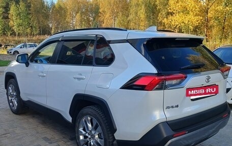 Toyota RAV4, 2021 год, 3 500 000 рублей, 3 фотография