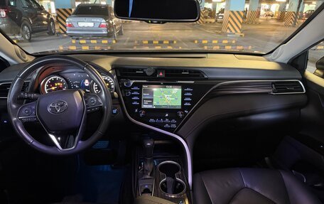 Toyota Camry, 2020 год, 2 800 000 рублей, 3 фотография