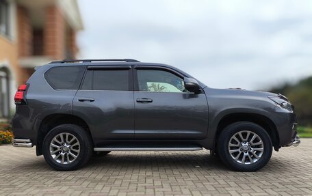Toyota Land Cruiser Prado 150 рестайлинг 2, 2018 год, 4 499 000 рублей, 4 фотография
