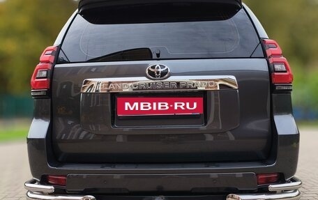 Toyota Land Cruiser Prado 150 рестайлинг 2, 2018 год, 4 499 000 рублей, 3 фотография
