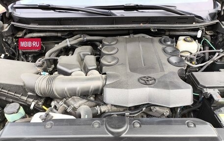 Toyota Land Cruiser Prado 150 рестайлинг 2, 2018 год, 4 499 000 рублей, 7 фотография