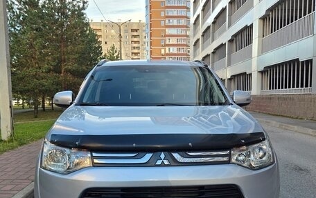 Mitsubishi Outlander III рестайлинг 3, 2012 год, 1 200 000 рублей, 4 фотография