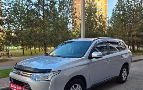 Mitsubishi Outlander III рестайлинг 3, 2012 год, 1 200 000 рублей, 5 фотография