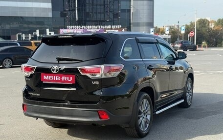 Toyota Highlander III, 2014 год, 2 975 000 рублей, 4 фотография