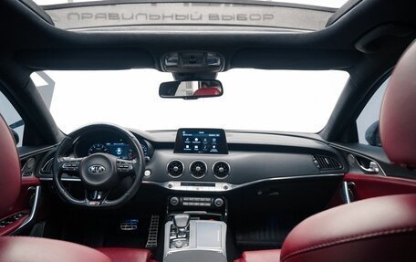 KIA Stinger I, 2019 год, 2 570 000 рублей, 10 фотография