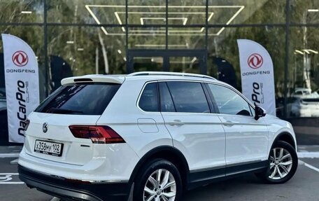 Volkswagen Tiguan II, 2018 год, 2 680 000 рублей, 6 фотография