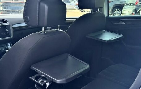 Volkswagen Tiguan II, 2018 год, 2 680 000 рублей, 16 фотография