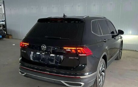 Volkswagen Tiguan II, 2022 год, 2 650 000 рублей, 6 фотография