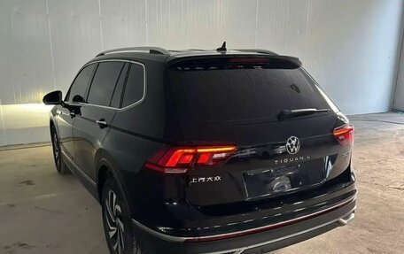 Volkswagen Tiguan II, 2022 год, 2 650 000 рублей, 5 фотография