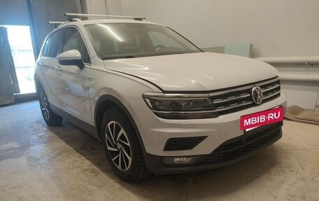 Volkswagen Tiguan II, 2018 год, 2 570 000 рублей, 2 фотография
