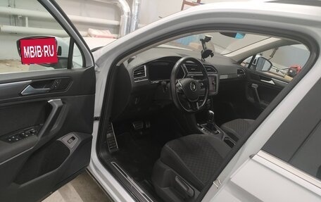 Volkswagen Tiguan II, 2018 год, 2 570 000 рублей, 6 фотография