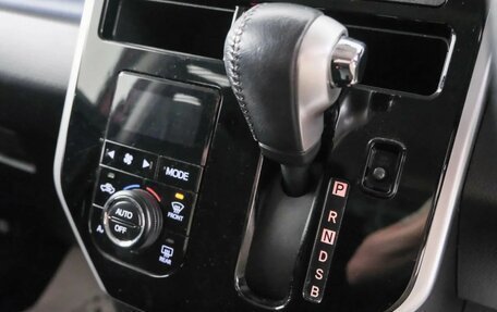 Toyota Roomy I, 2017 год, 949 000 рублей, 17 фотография