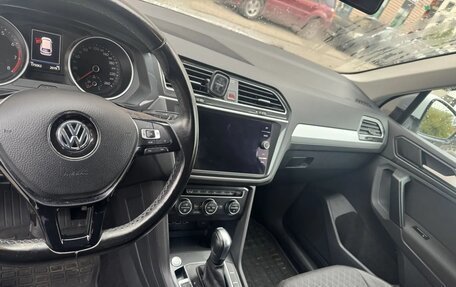 Volkswagen Tiguan II, 2019 год, 2 200 000 рублей, 14 фотография