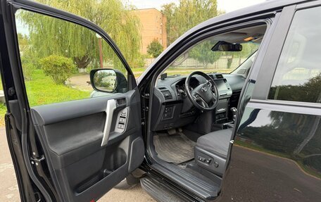 Toyota Land Cruiser Prado 150 рестайлинг 2, 2022 год, 5 700 000 рублей, 6 фотография