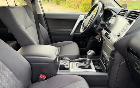Toyota Land Cruiser Prado 150 рестайлинг 2, 2022 год, 5 700 000 рублей, 7 фотография