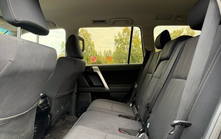 Toyota Land Cruiser Prado 150 рестайлинг 2, 2022 год, 5 700 000 рублей, 12 фотография