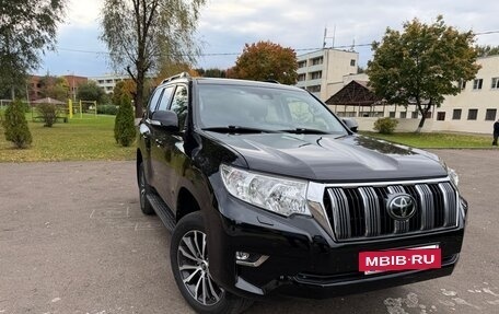 Toyota Land Cruiser Prado 150 рестайлинг 2, 2022 год, 5 700 000 рублей, 19 фотография