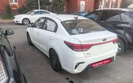 KIA Rio IV, 2018 год, 850 000 рублей, 2 фотография